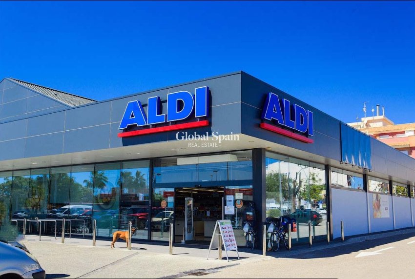 Odsprzedaż - Apartament -
