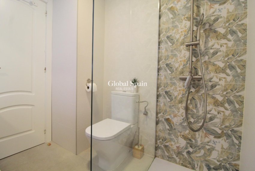 Odsprzedaż - Apartament -
