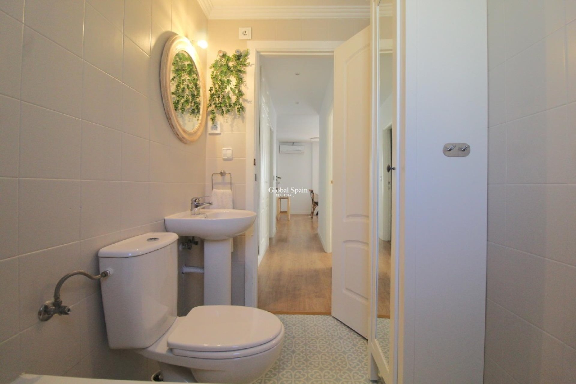 Odsprzedaż - Apartament -
