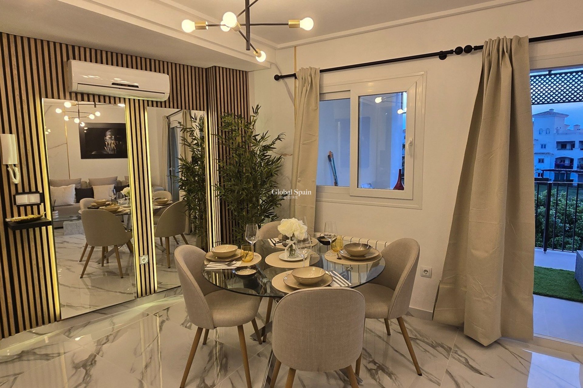 Odsprzedaż - Apartment -
Sucina