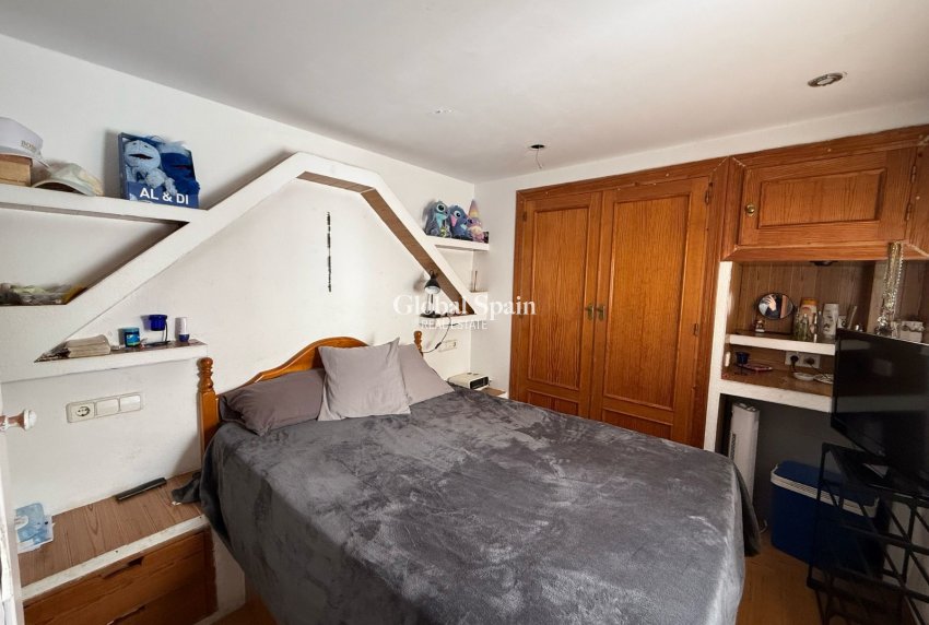 Odsprzedaż - Badanie -
MORAIRA_TEULADA - center