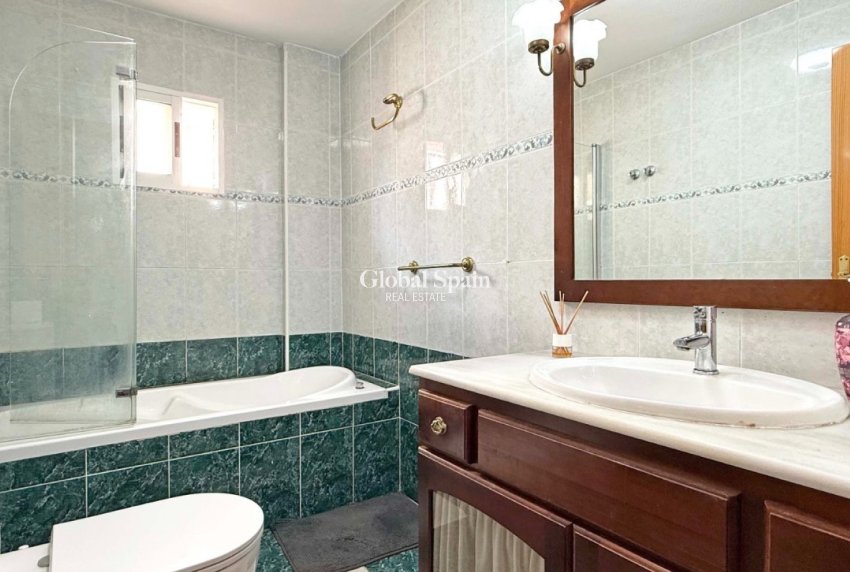 Odsprzedaż - Bliźniak -
ORIHUELA COSTA - LOS BALCONES - LOS ALTOS