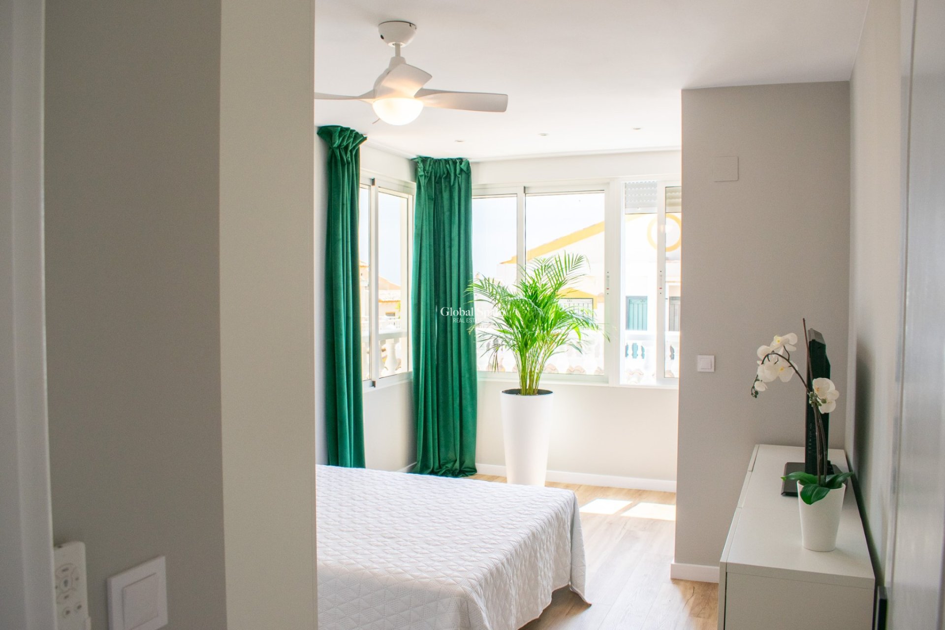 Odsprzedaż - Bliźniak -
ORIHUELA COSTA - Punta Prima