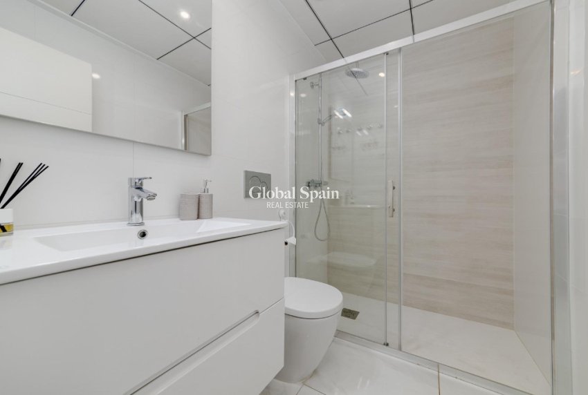 Odsprzedaż - Bliźniak -
ORIHUELA COSTA - VILLAMARTÍN