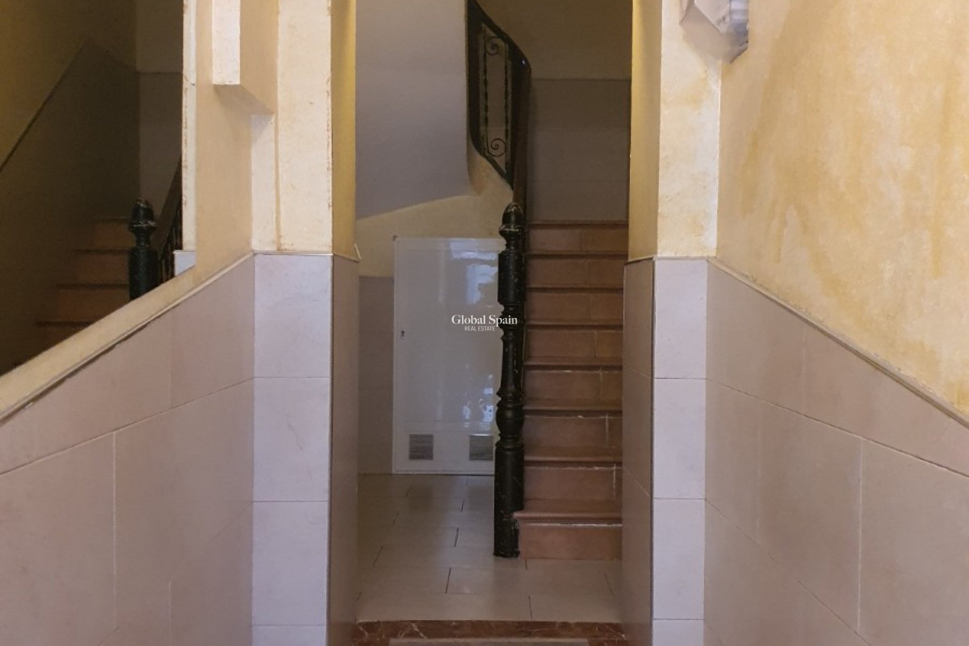 Odsprzedaż - Budynek -
ALICANTE - Casco antiguo