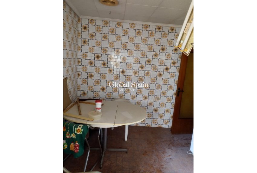 Odsprzedaż - Budynek -
TORREVIEJA - Costa Blanca Sur