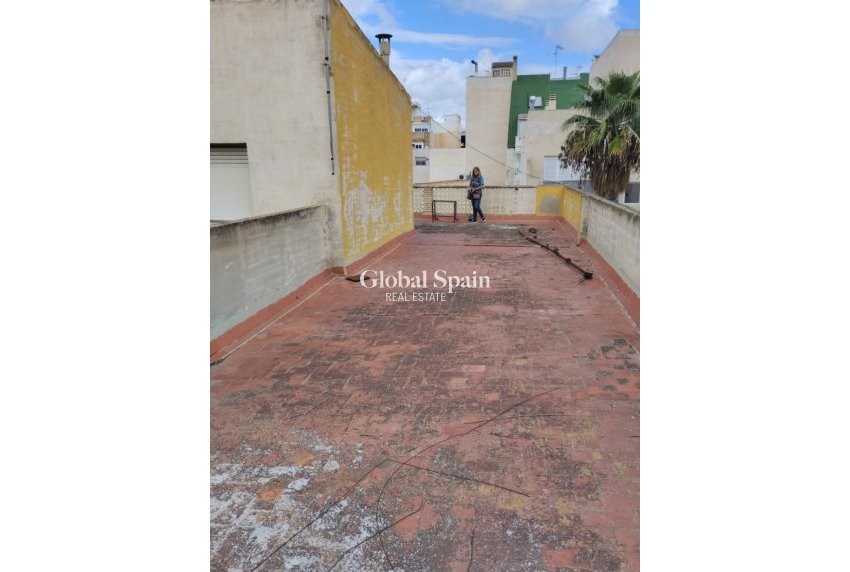 Odsprzedaż - Budynek -
TORREVIEJA - Costa Blanca Sur