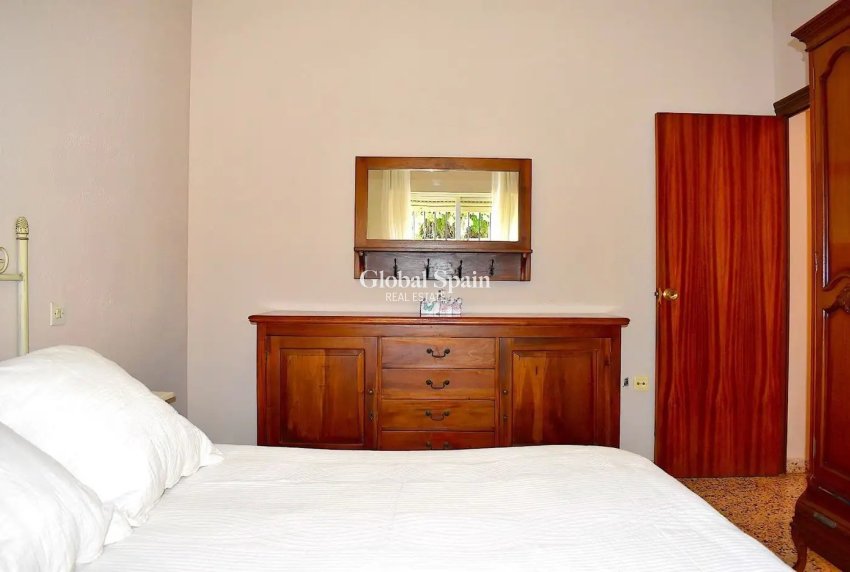 Odsprzedaż - Chalet niezależny -
Albir - center