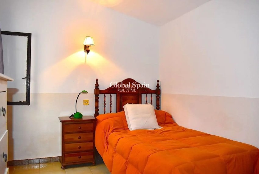 Odsprzedaż - Chalet niezależny -
Albir - center