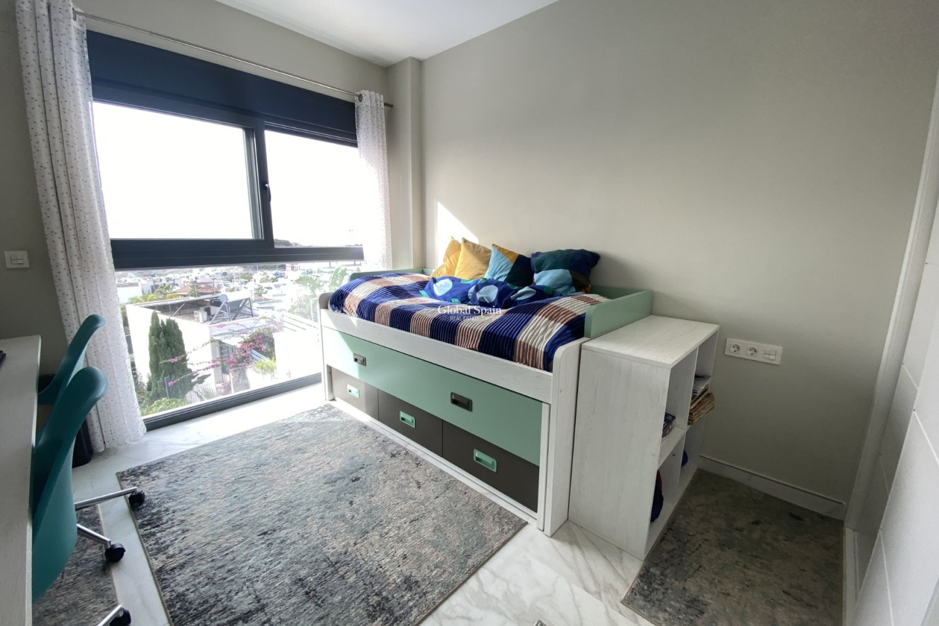 Odsprzedaż - Chalet niezależny -
FINESTRAT