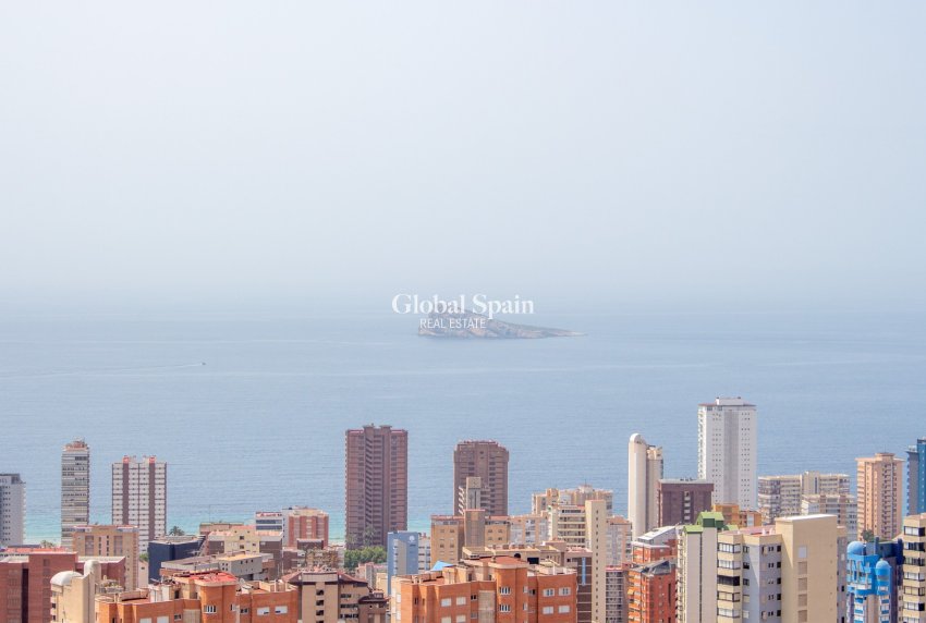 Odsprzedaż - Daszek -
Benidorm