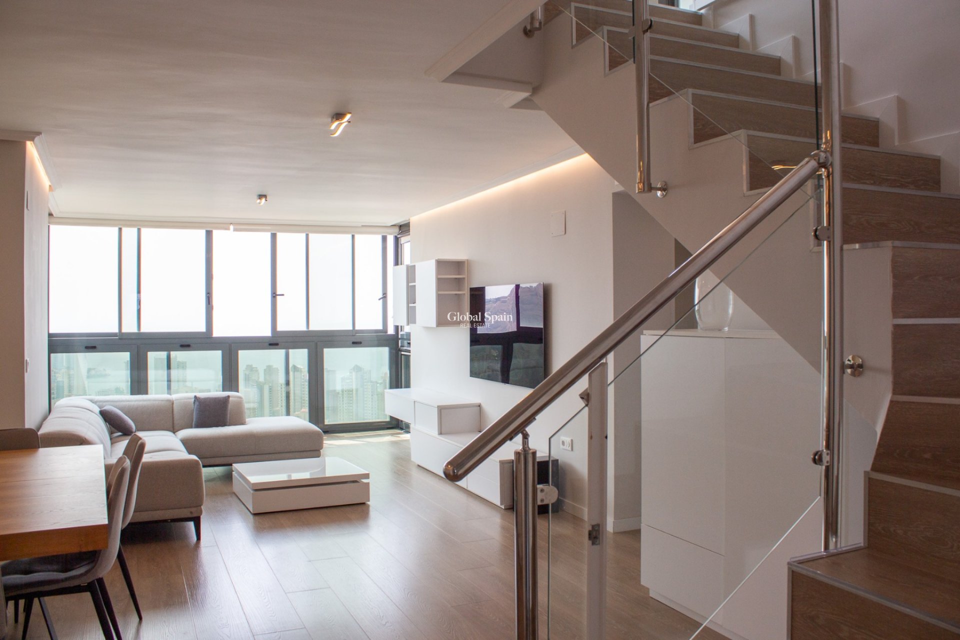 Odsprzedaż - Daszek -
Benidorm