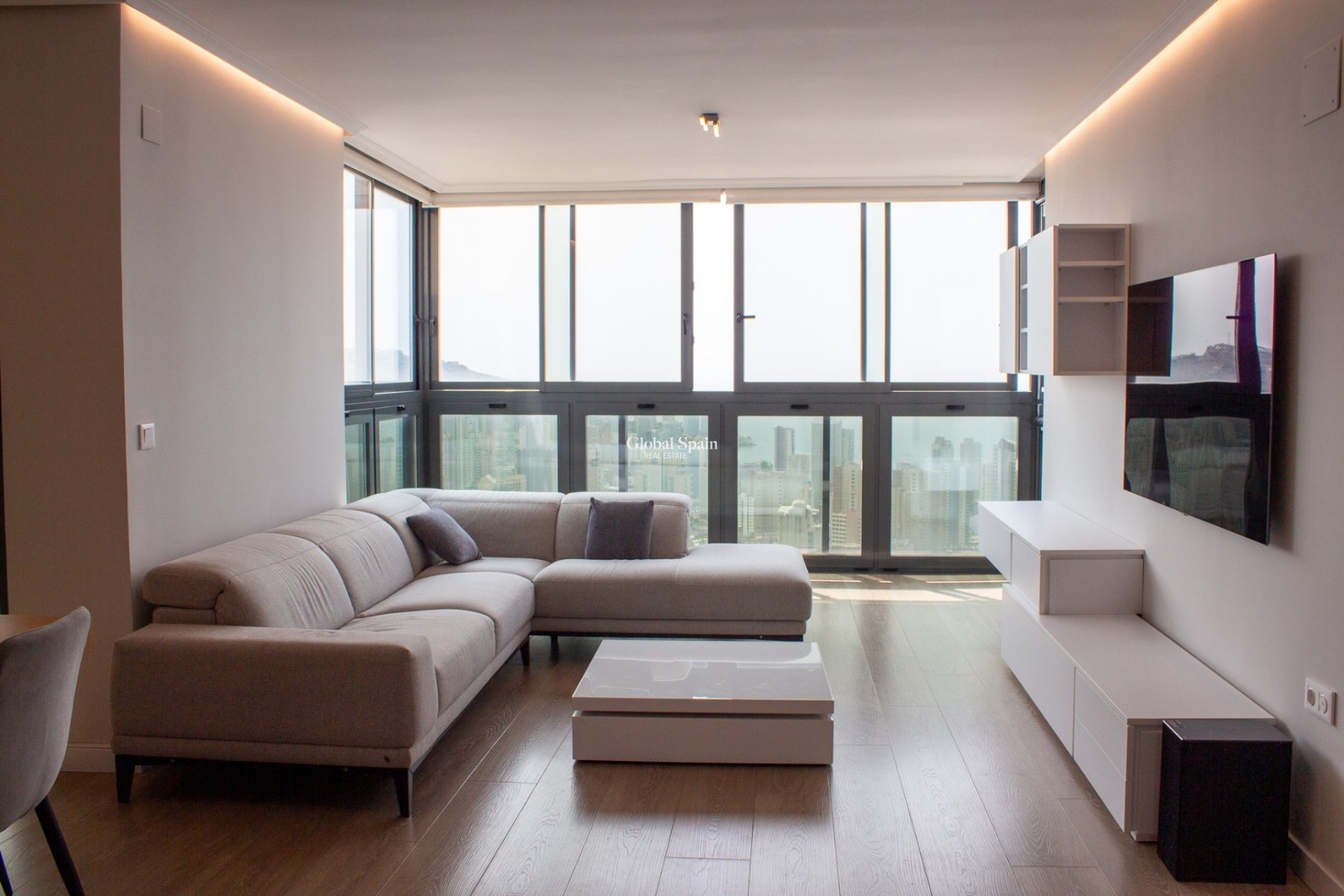 Odsprzedaż - Daszek -
Benidorm