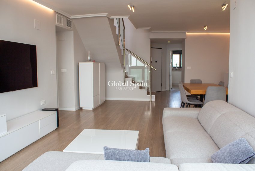 Odsprzedaż - Daszek -
Benidorm