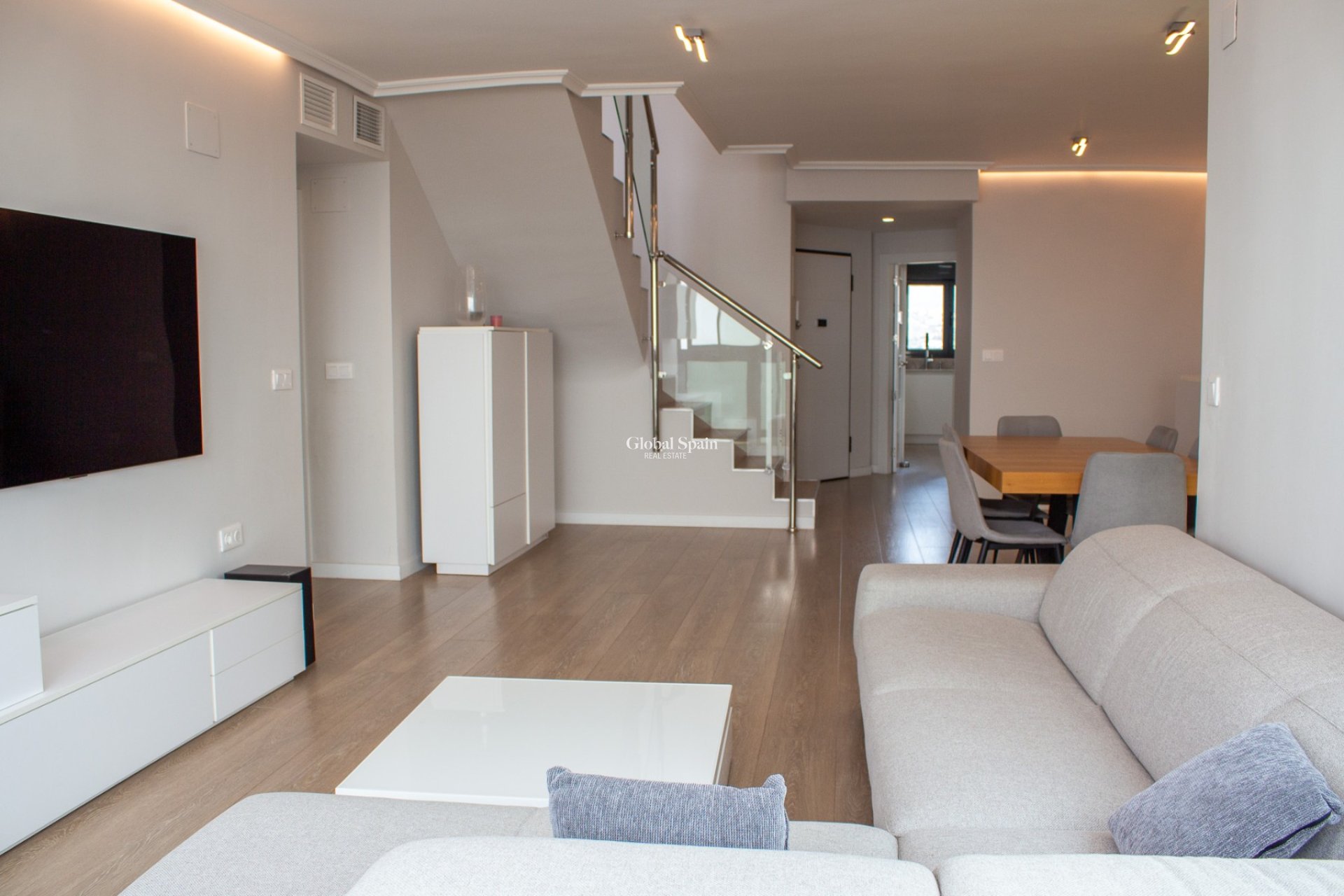 Odsprzedaż - Daszek -
Benidorm