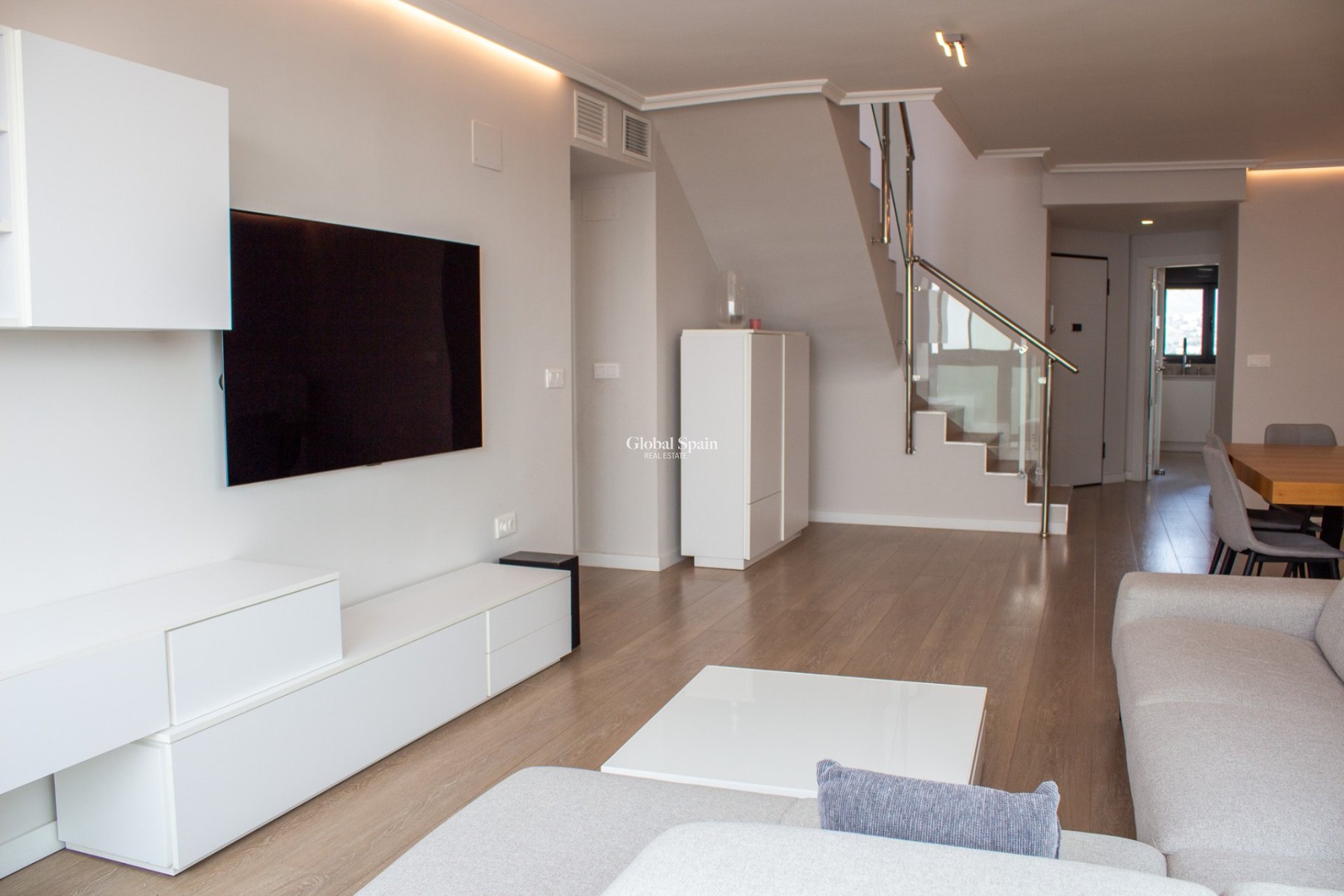 Odsprzedaż - Daszek -
Benidorm