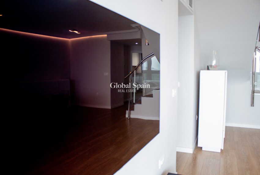 Odsprzedaż - Daszek -
Benidorm