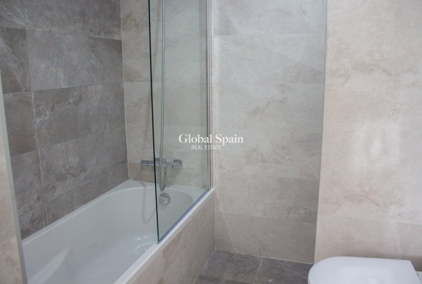 Odsprzedaż - Daszek -
Benidorm