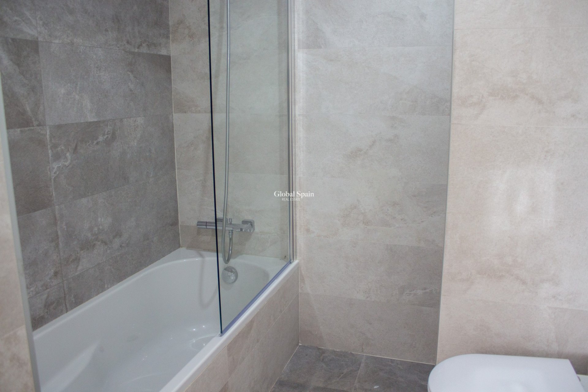 Odsprzedaż - Daszek -
Benidorm