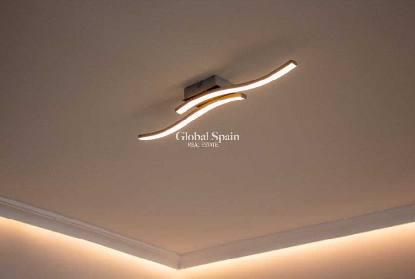 Odsprzedaż - Daszek -
Benidorm