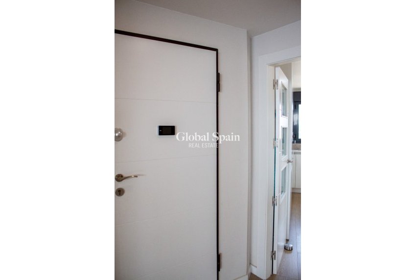 Odsprzedaż - Daszek -
Benidorm