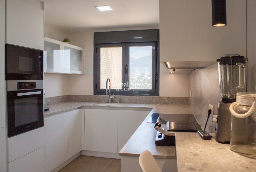 Odsprzedaż - Daszek -
Benidorm