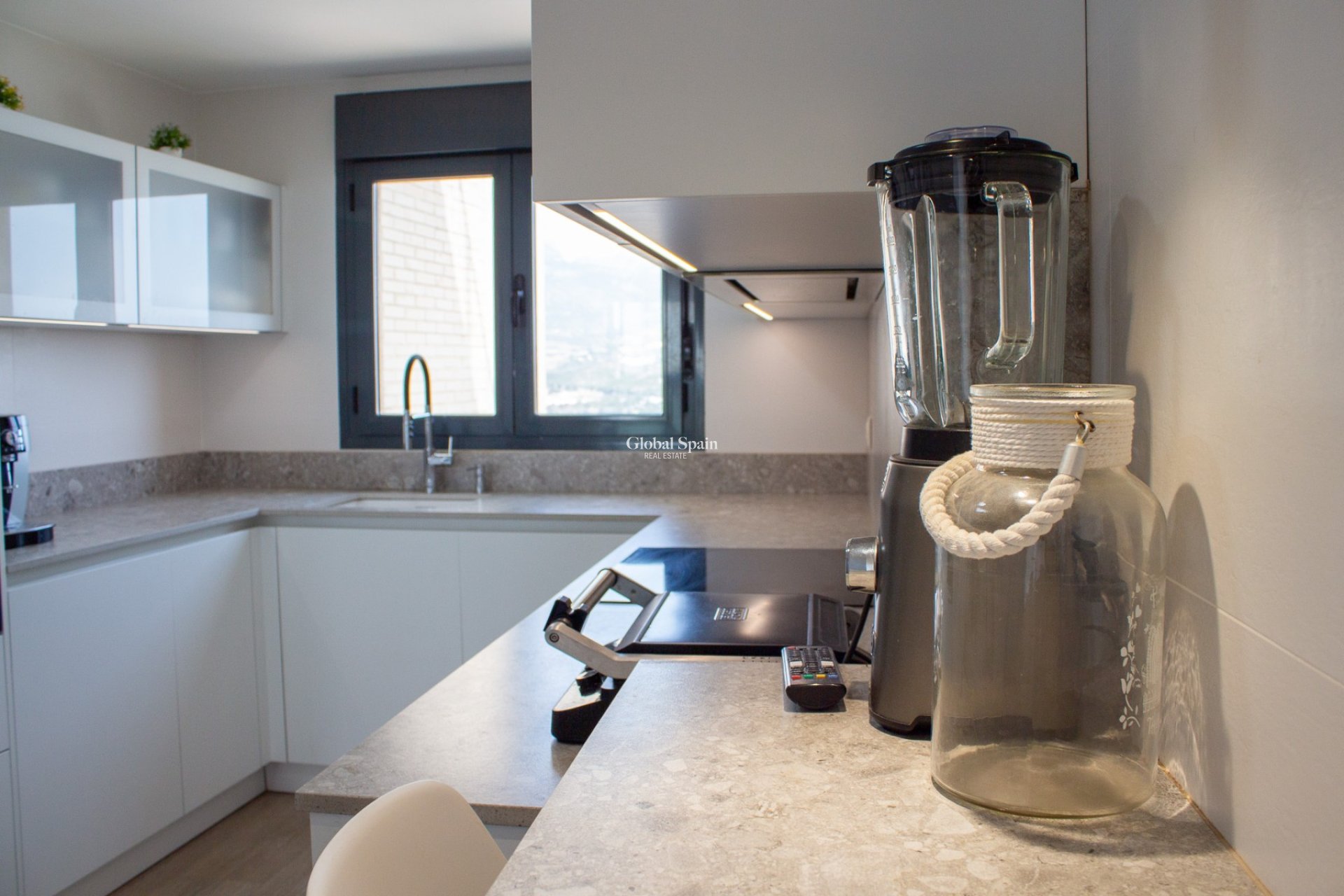 Odsprzedaż - Daszek -
Benidorm