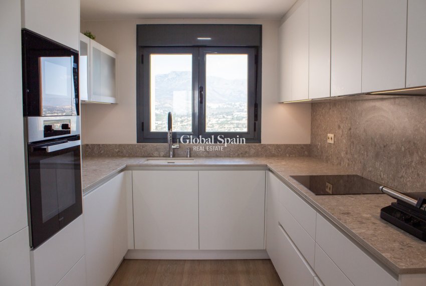 Odsprzedaż - Daszek -
Benidorm