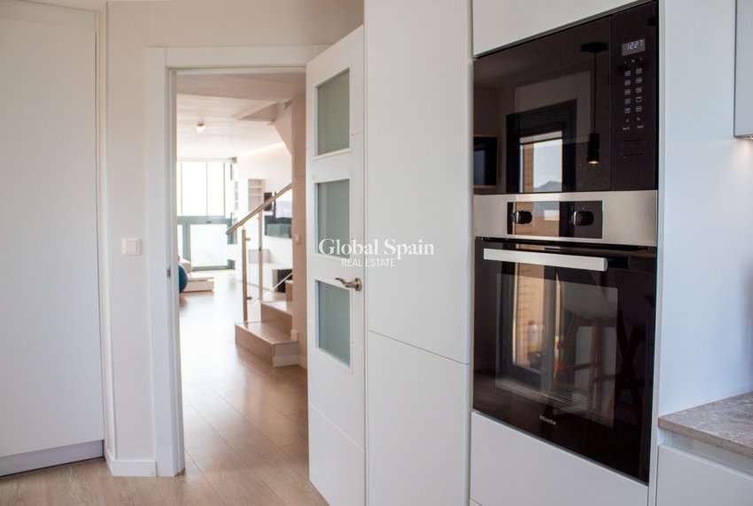 Odsprzedaż - Daszek -
Benidorm