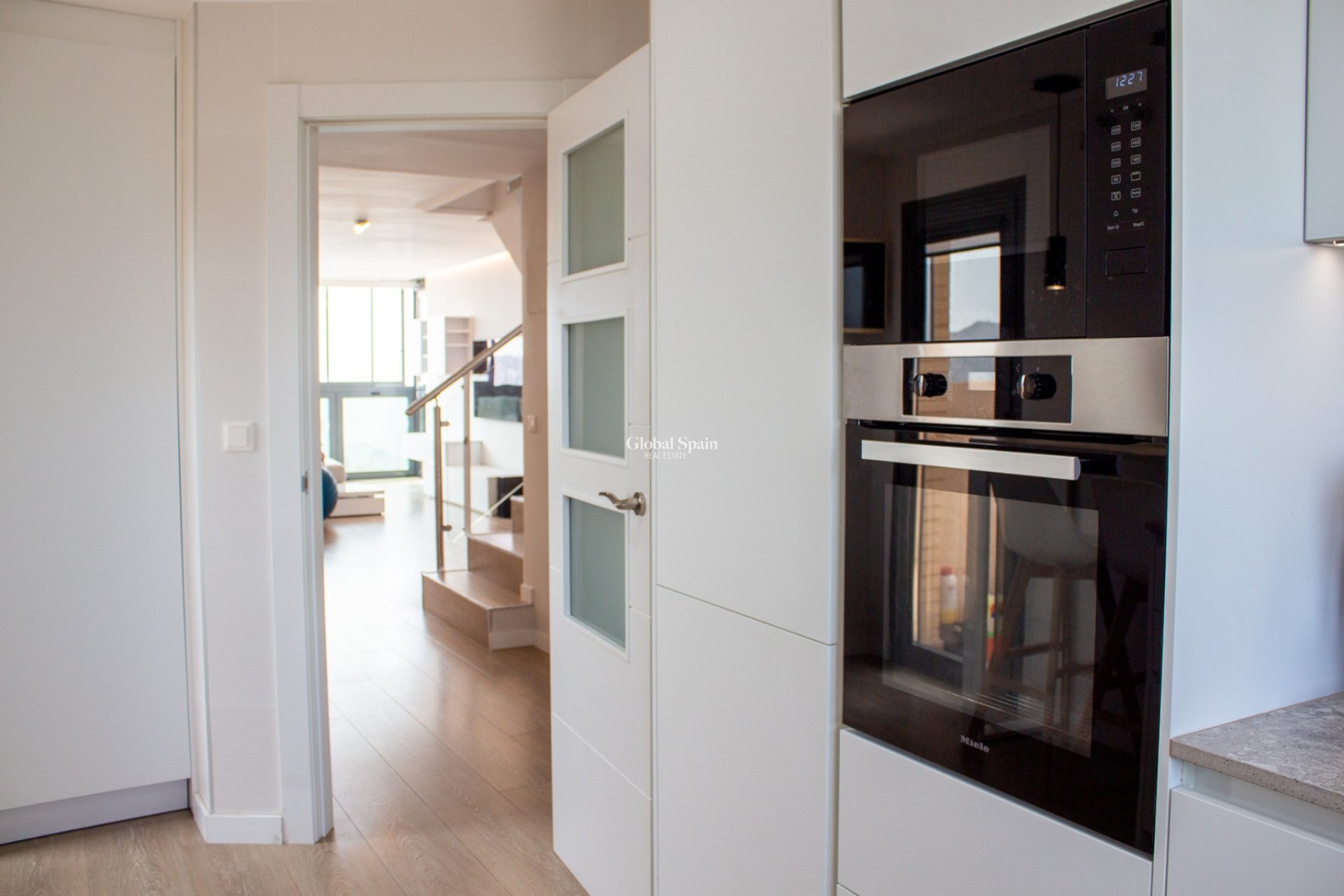 Odsprzedaż - Daszek -
Benidorm