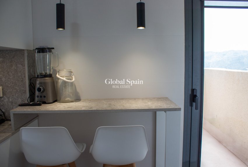 Odsprzedaż - Daszek -
Benidorm