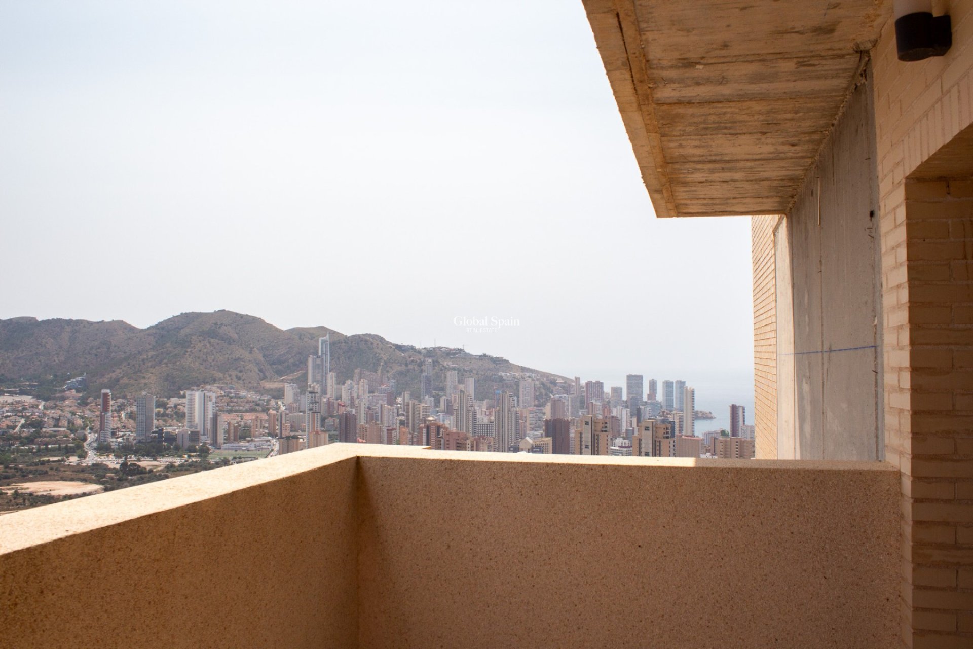 Odsprzedaż - Daszek -
Benidorm