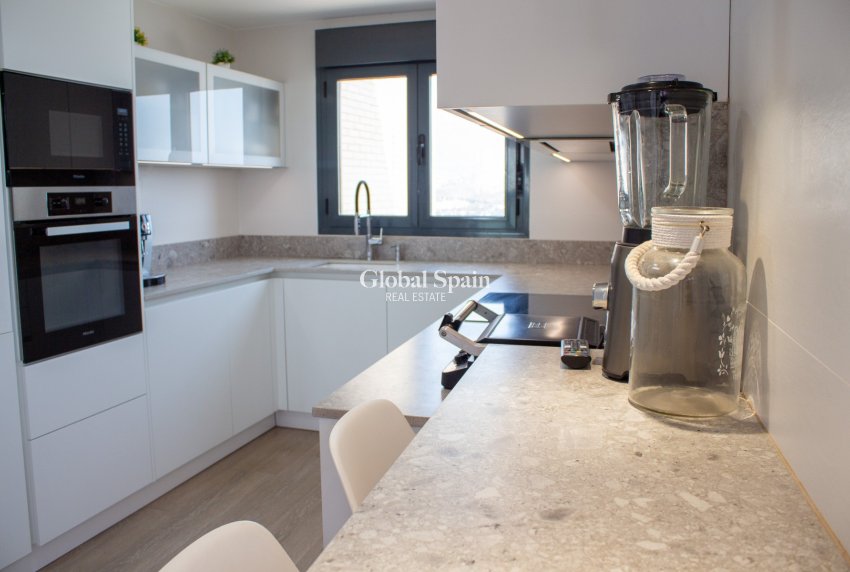 Odsprzedaż - Daszek -
Benidorm