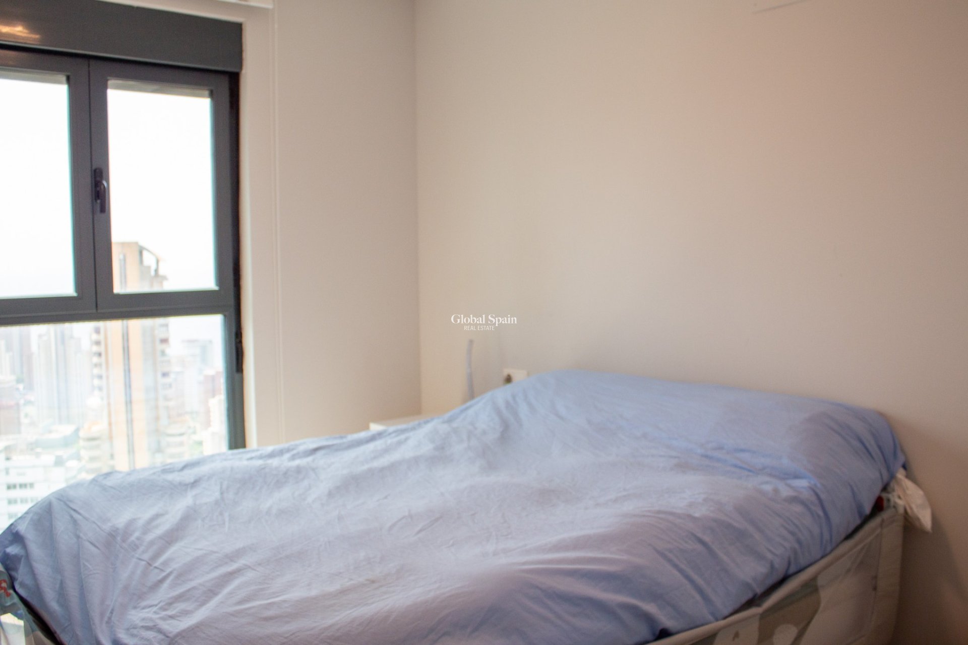 Odsprzedaż - Daszek -
Benidorm