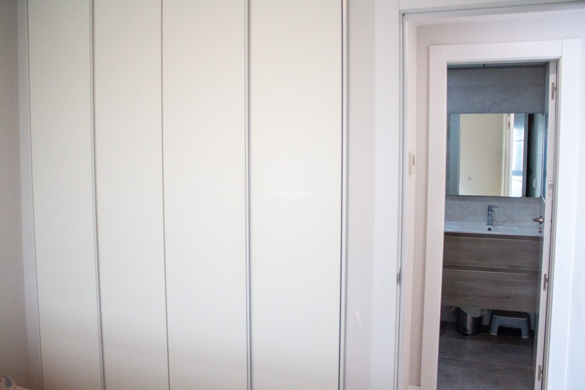 Odsprzedaż - Daszek -
Benidorm