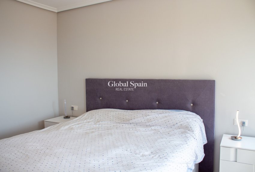 Odsprzedaż - Daszek -
Benidorm