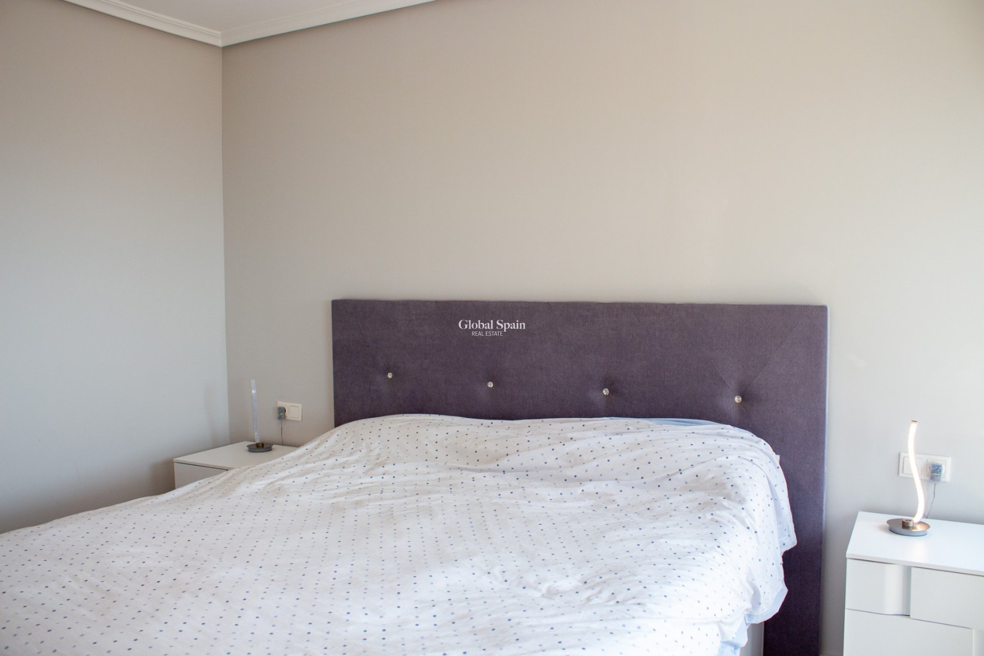 Odsprzedaż - Daszek -
Benidorm