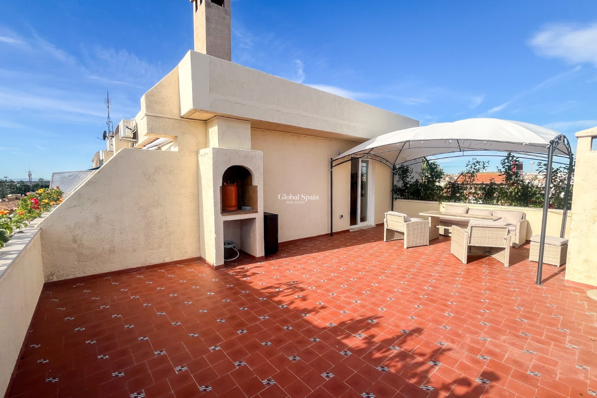 Odsprzedaż - Daszek -
ORIHUELA COSTA - Punta Prima