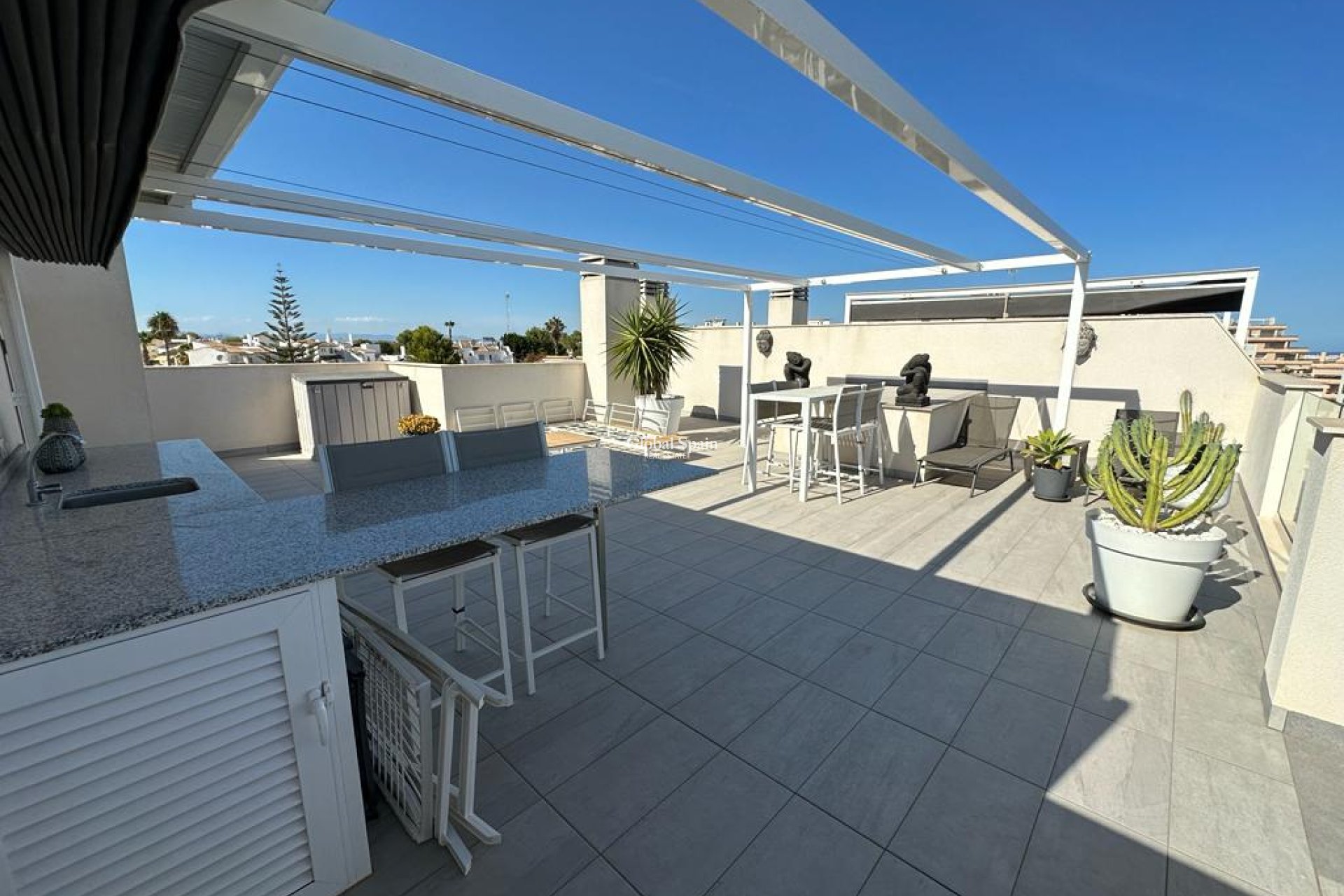 Odsprzedaż - Daszek -
ORIHUELA COSTA - VILLAMARTÍN