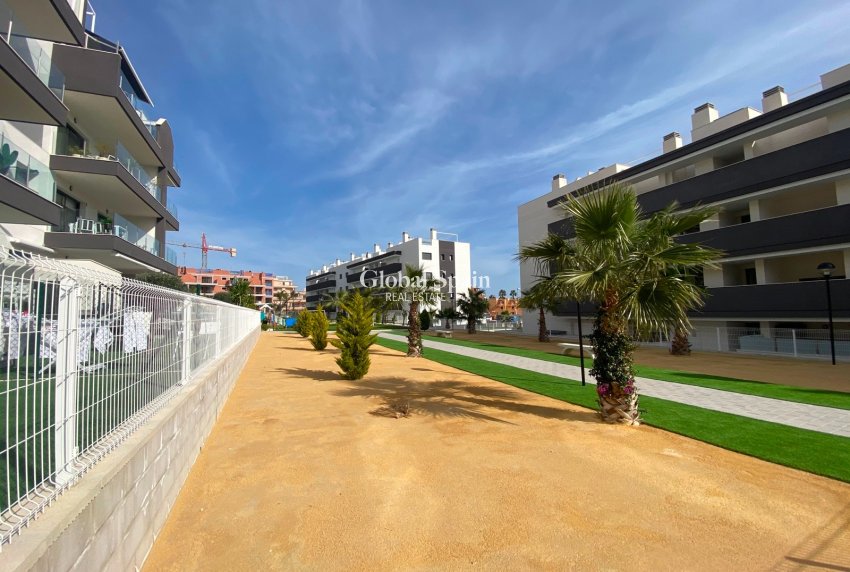 Odsprzedaż - Daszek -
ORIHUELA COSTA - VILLAMARTÍN