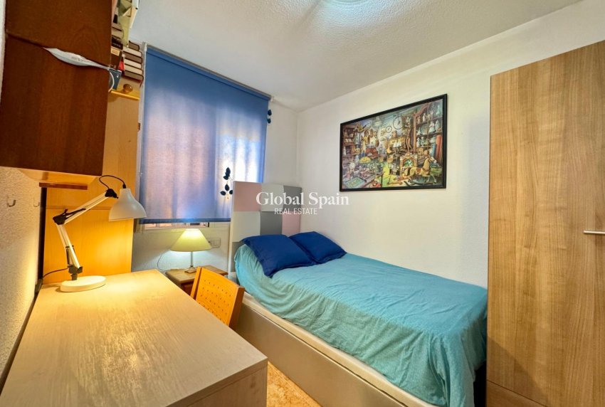 Odsprzedaż - Daszek -
TORREVIEJA - Centro