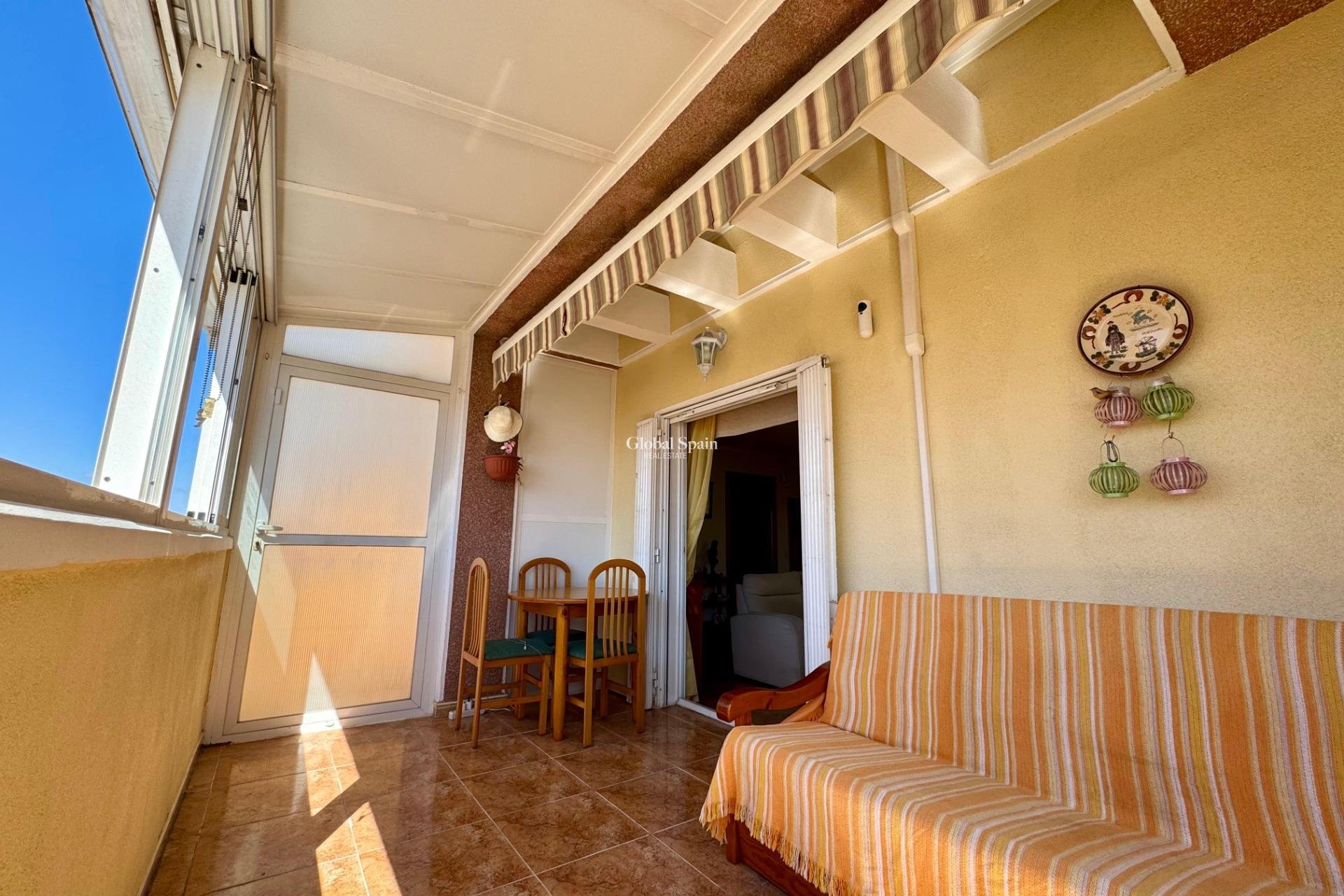 Odsprzedaż - Daszek -
TORREVIEJA - Centro