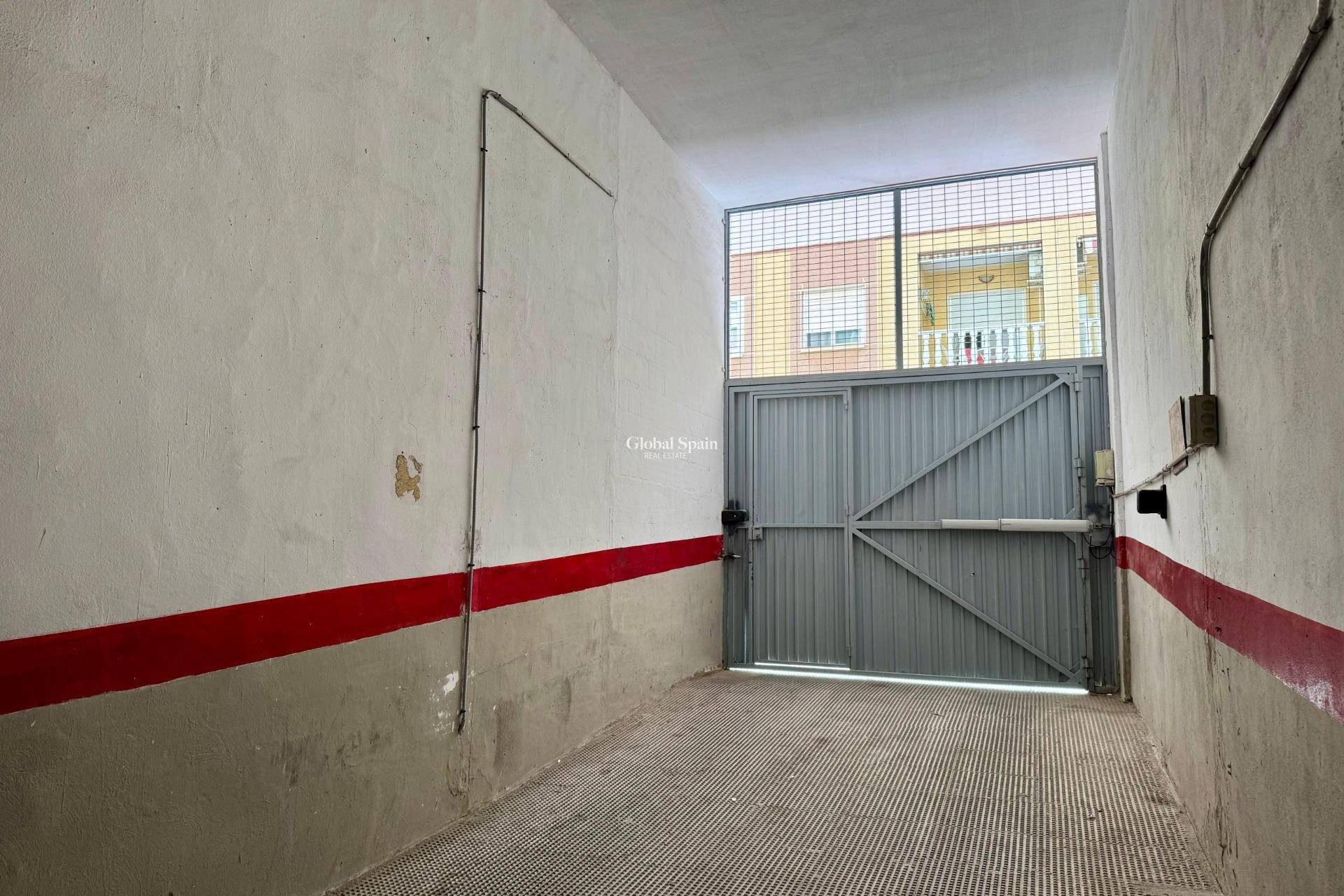 Odsprzedaż - Daszek -
TORREVIEJA - Centro