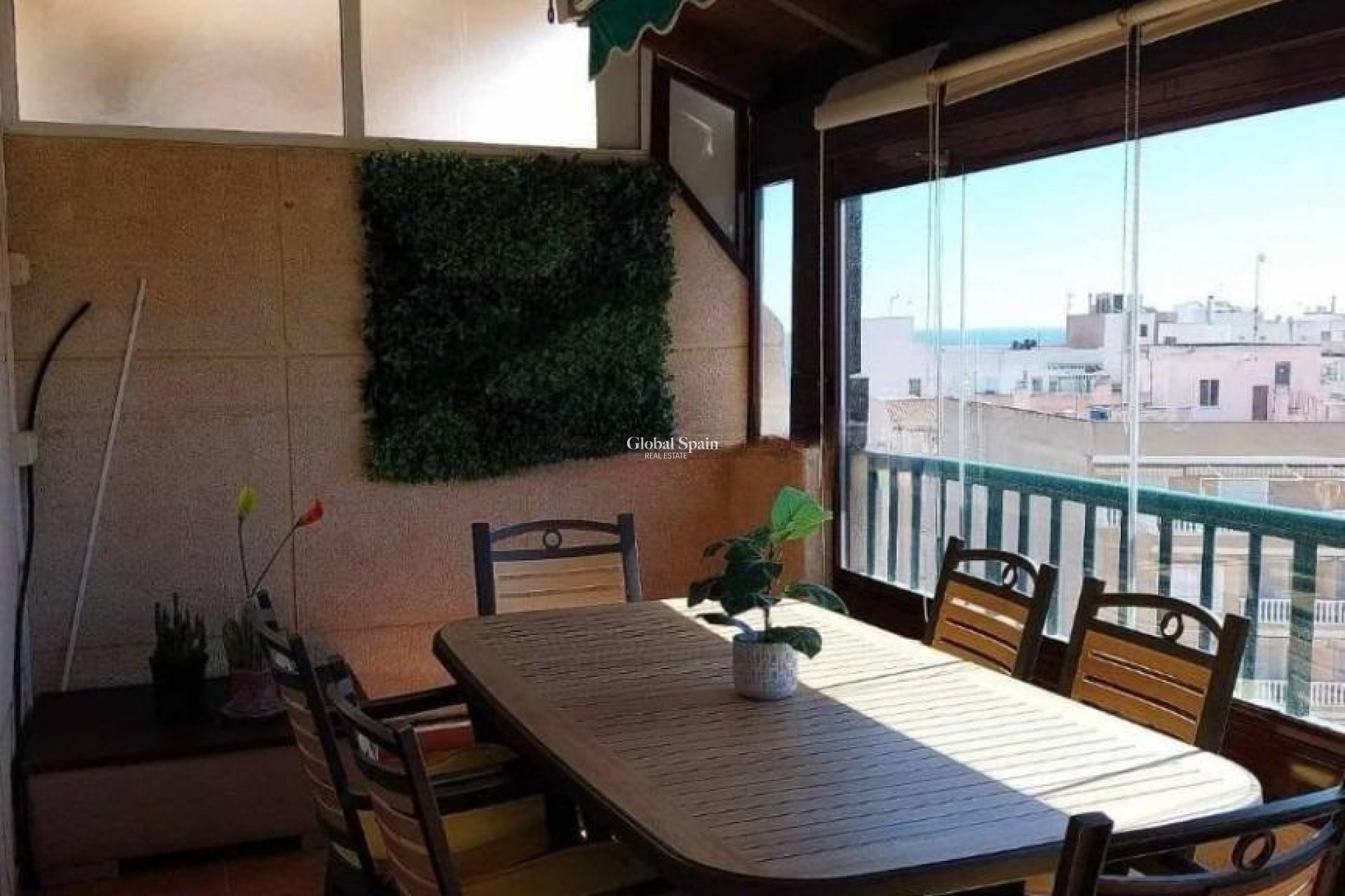 Odsprzedaż - Daszek -
TORREVIEJA - La Mata