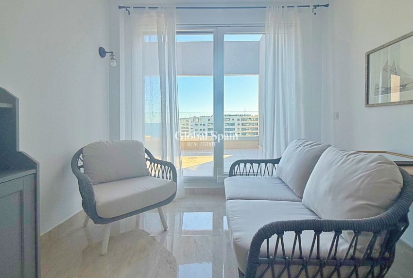 Odsprzedaż - Daszek -
TORREVIEJA - Punta Prima