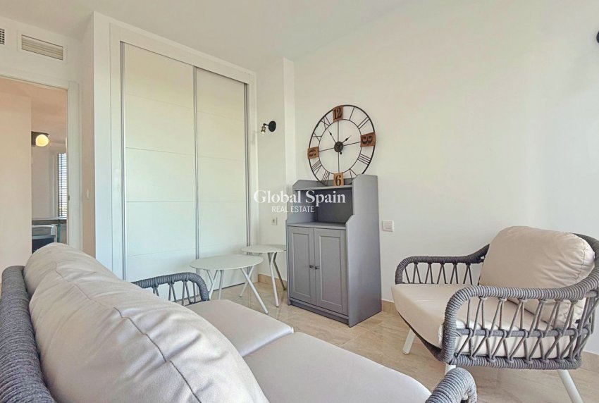 Odsprzedaż - Daszek -
TORREVIEJA - Punta Prima