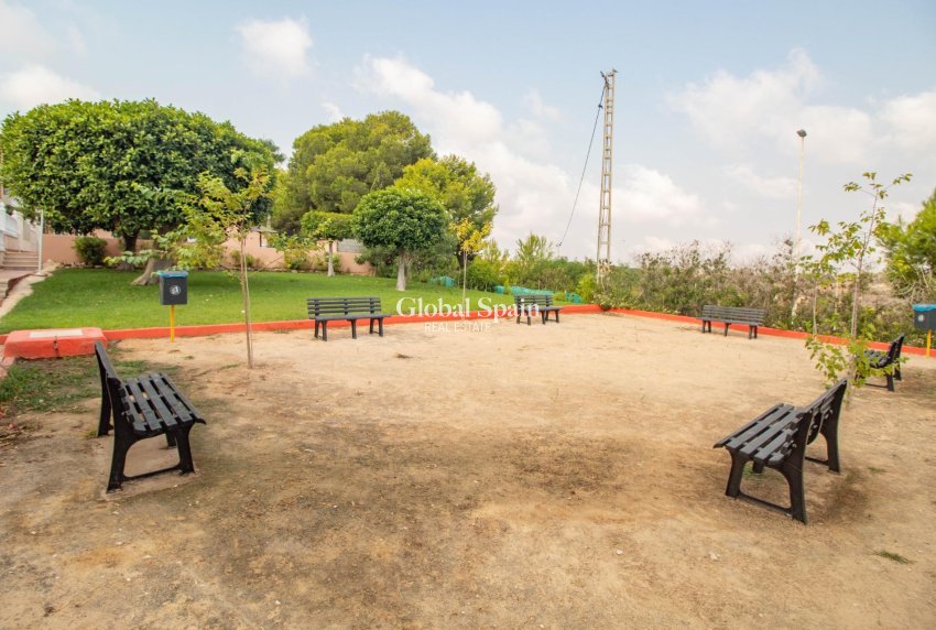 Odsprzedaż - Daszek -
TORREVIEJA - Torreblanca