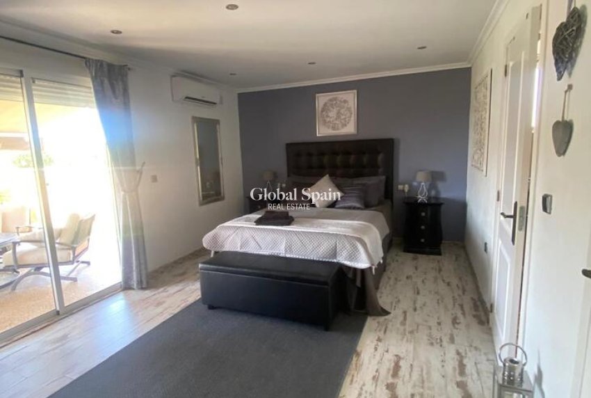 Odsprzedaż - DOM -
ALBATERA - Inland