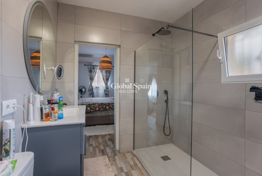 Odsprzedaż - DOM -
ALBATERA - Inland