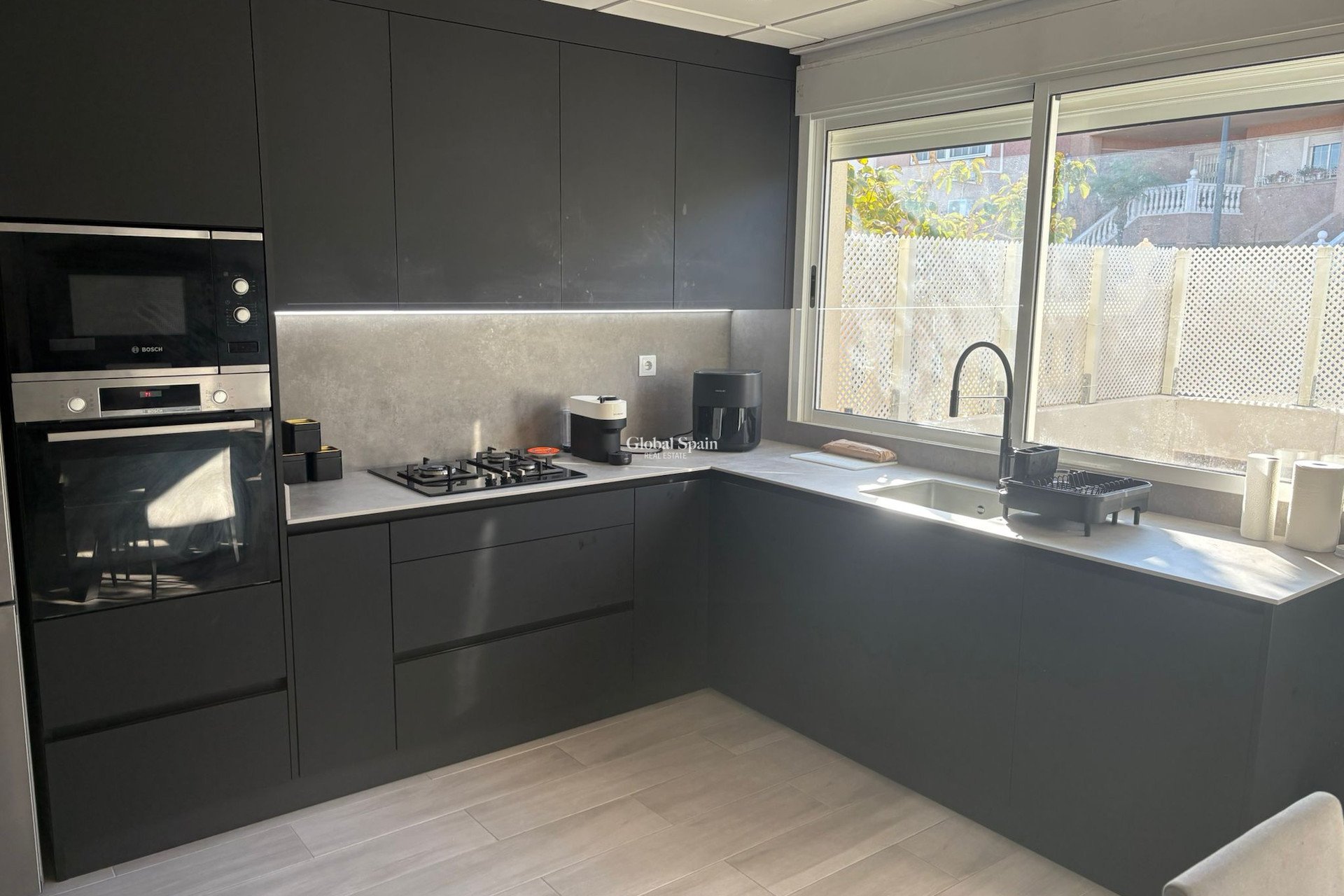 Odsprzedaż - DOM -
ALGORFA